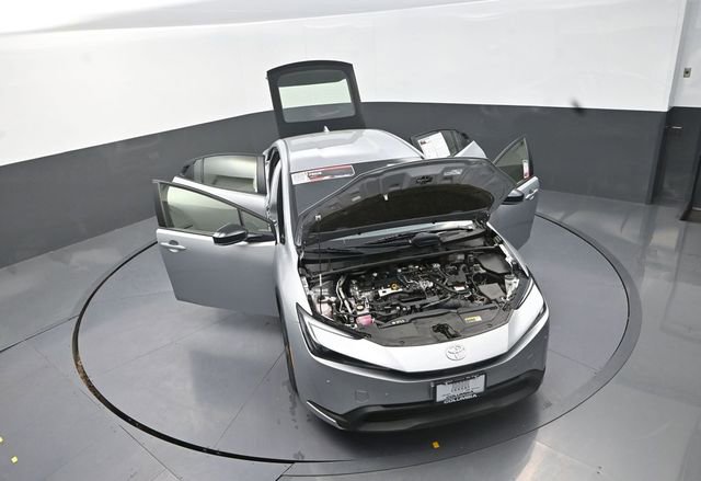 Used 2024 Toyota Prius LE image 28