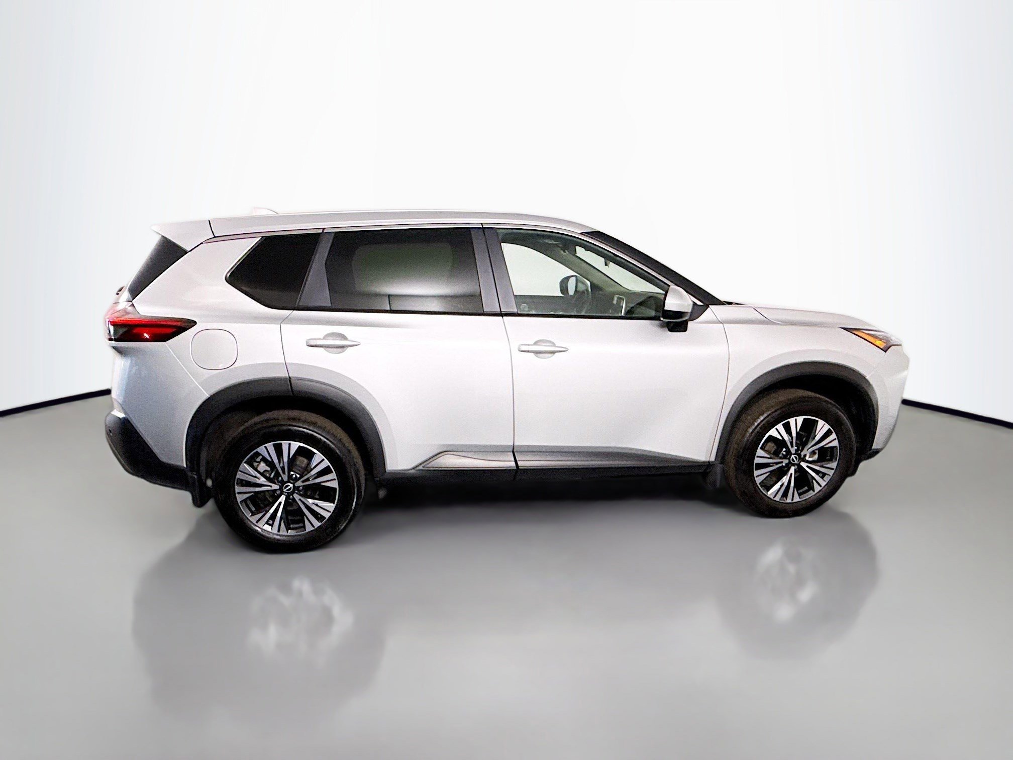 Used 2023 Nissan Rogue SV image 11