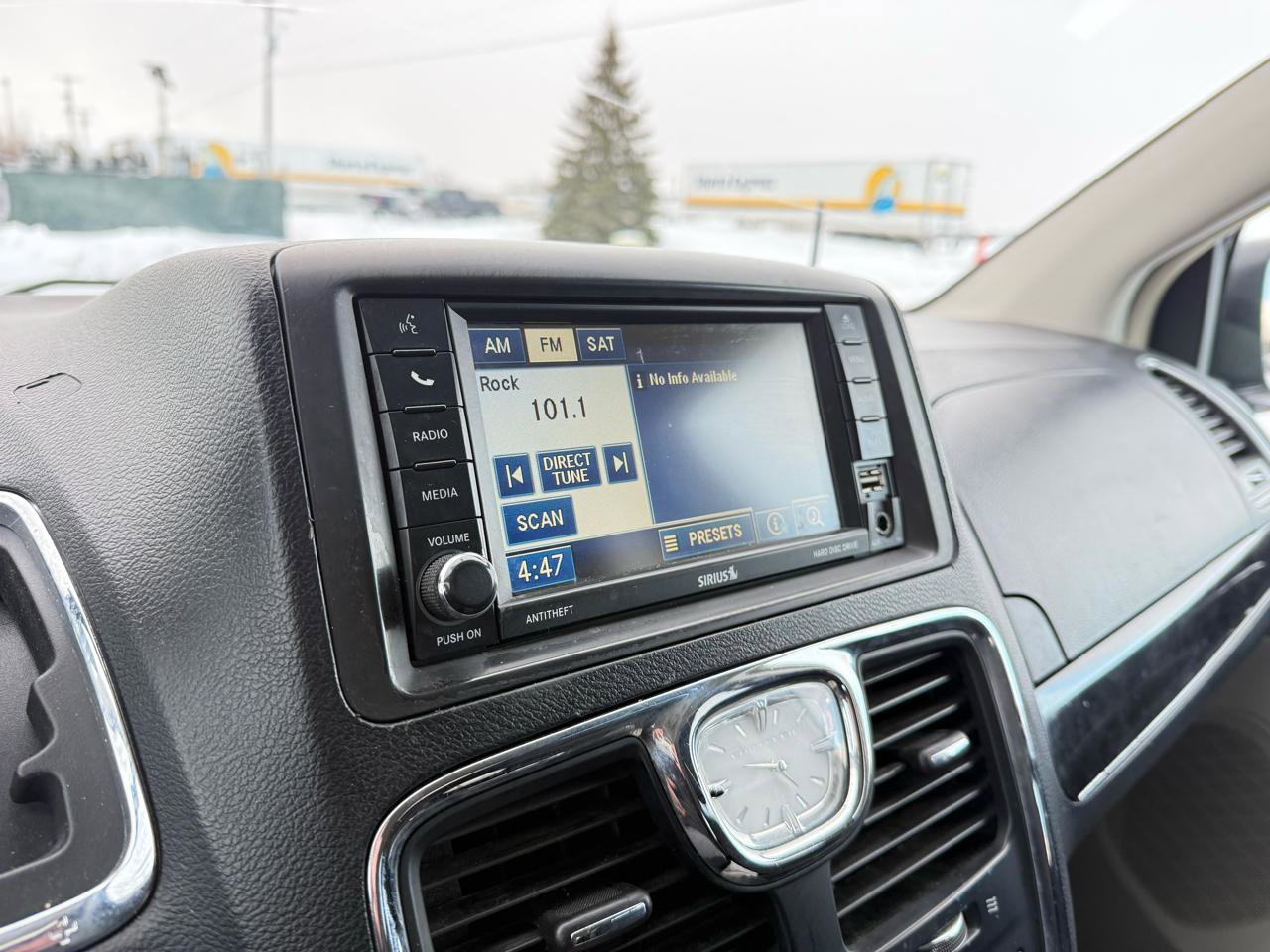 Used 2012 Chrysler Town & Country Touring image 24