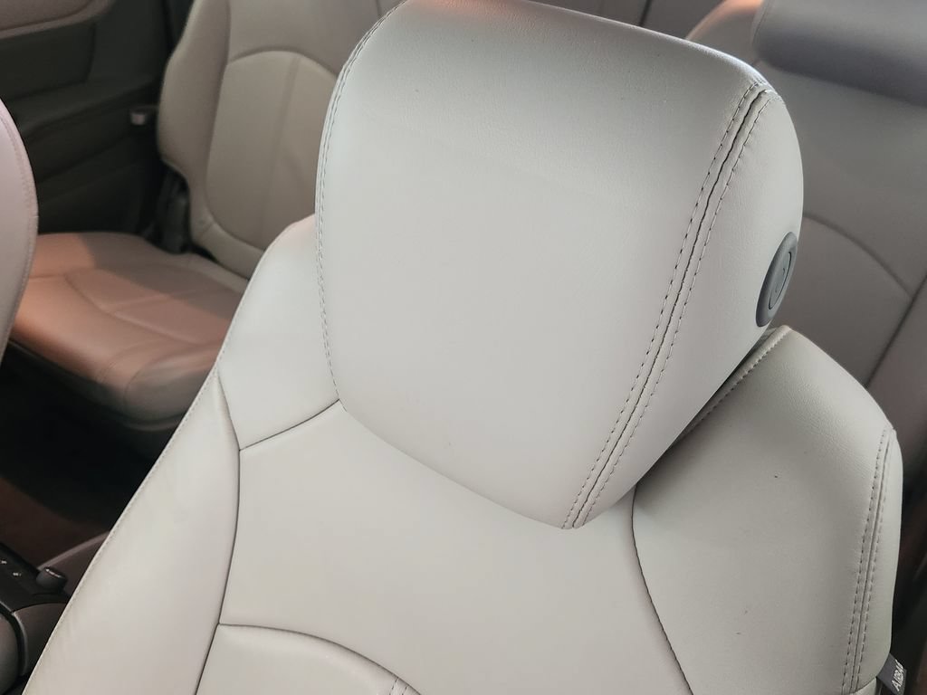 Used 2017 Chevrolet Traverse LT FWD image 20