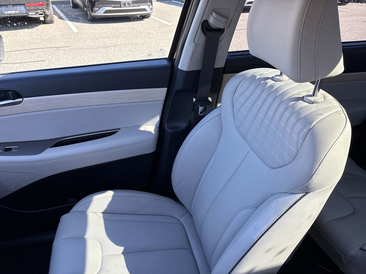 Used 2023 Hyundai Palisade Limited w/ Cargo Package image 22