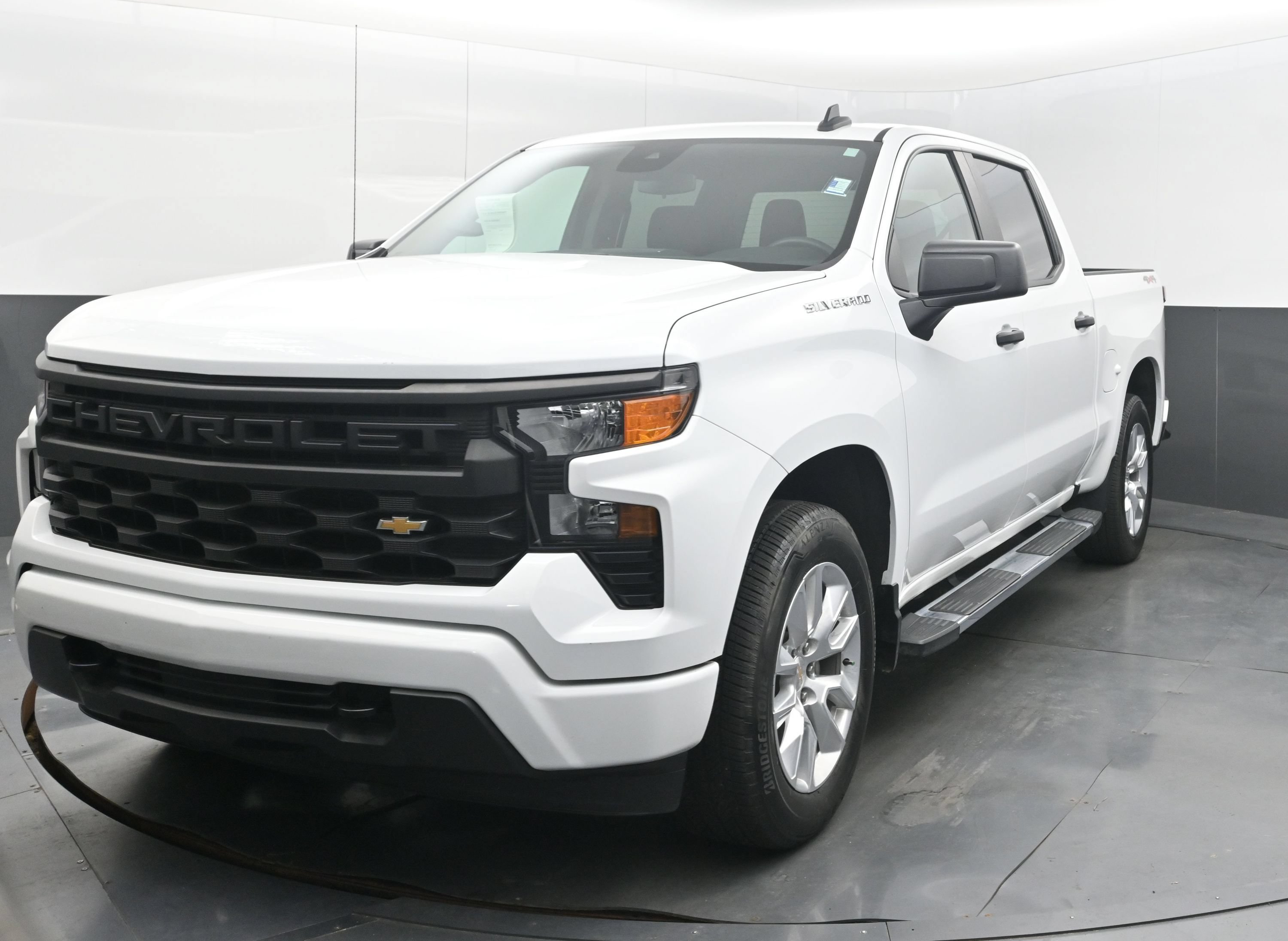 Used 2024 Chevrolet Silverado 1500 Custom AWD/4WD image 4