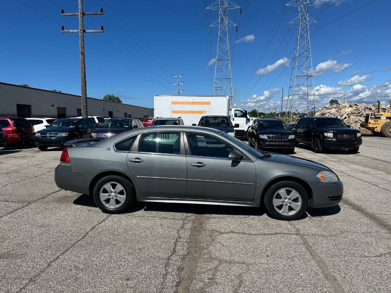 Used 2009 Chevrolet Impala LT FWD image 2