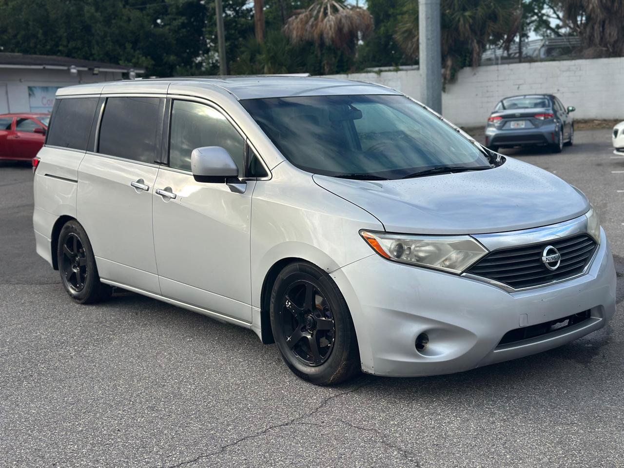 Used 2011 Nissan Quest SV FWD image 3