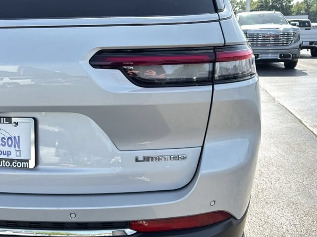 Used 2023 Jeep Grand Cherokee L Limited AWD/4WD image 8
