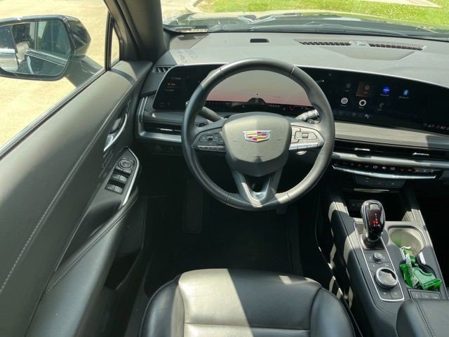 Certified 2025 Cadillac XT4 Premium Luxury FWD image 30