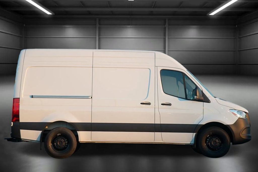 Used 2025 Mercedes-Benz Sprinter 2500 image 6