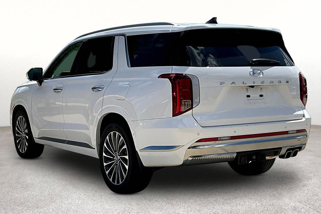 Used 2025 Hyundai Palisade Calligraphy image 2