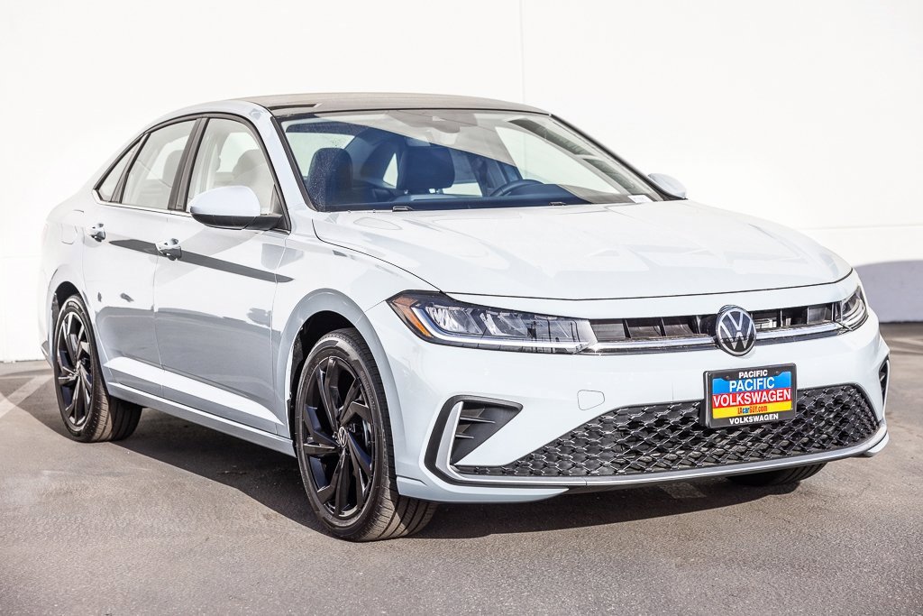 New 2026 Volkswagen Jetta SE image 1