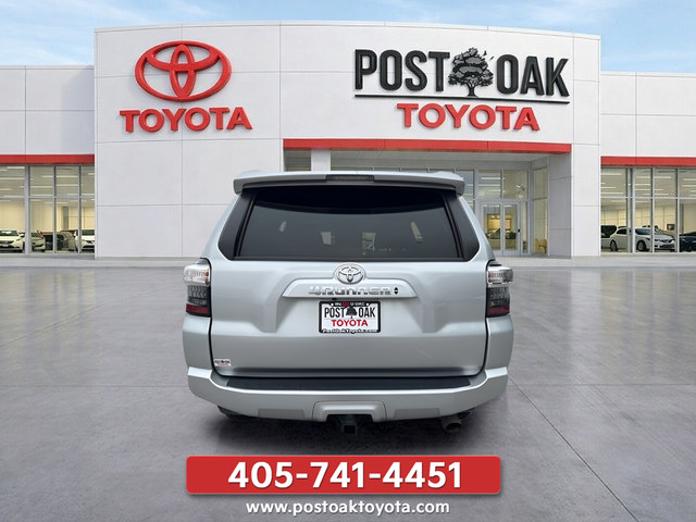 Used 2022 Toyota 4Runner SR5 AWD/4WD image 2