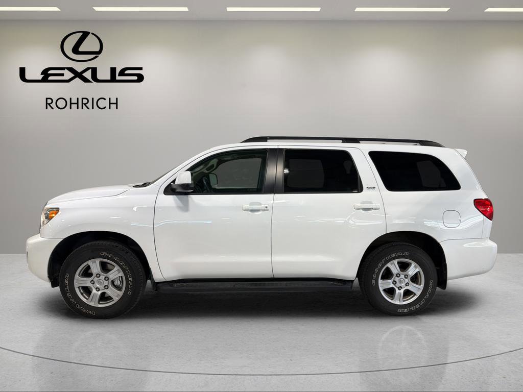 Used 2016 Toyota Sequoia SR5 w/ Premium Package image 9