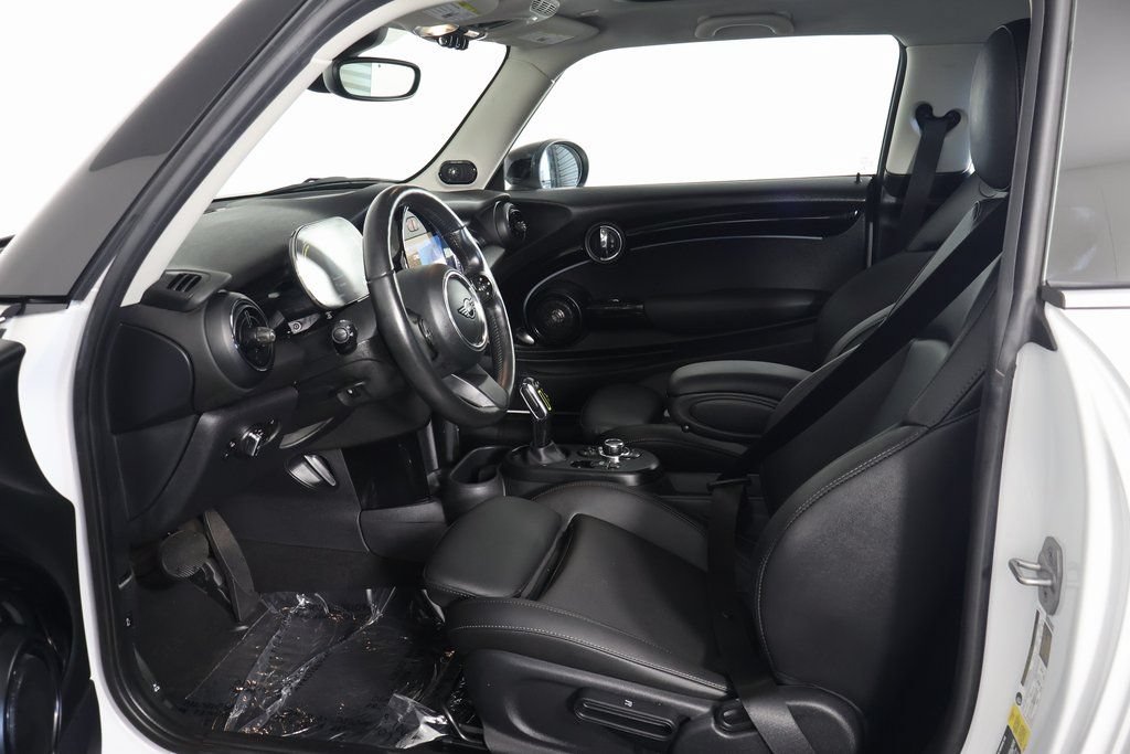 Certified 2024 MINI Cooper SE FWD image 9