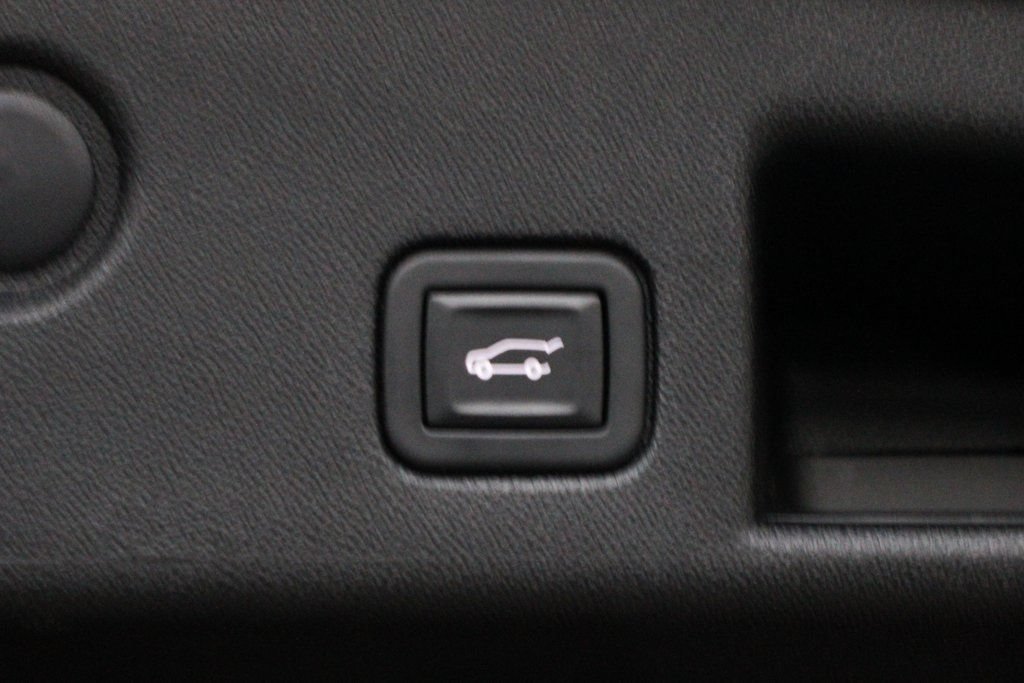 Used 2022 Chevrolet Equinox LT w/ Driver Convenience Package FWD image 9