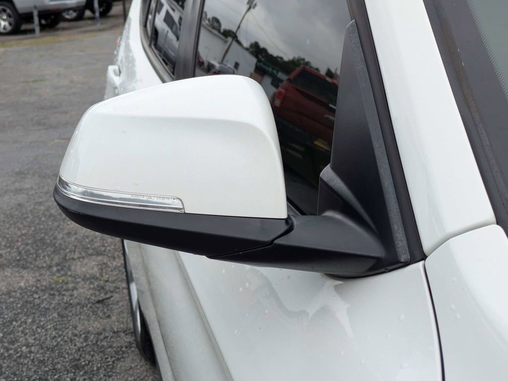 Used 2015 BMW X1 sDrive28i RWD image 11