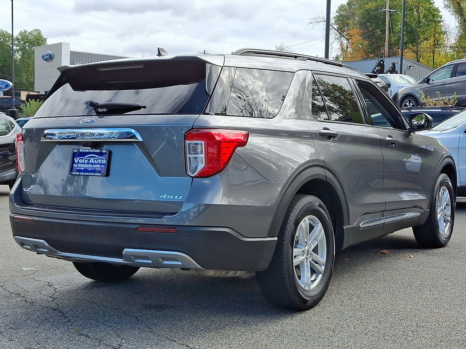 Certified 2022 Ford Explorer XLT w/ Equipment Group 202A image 10