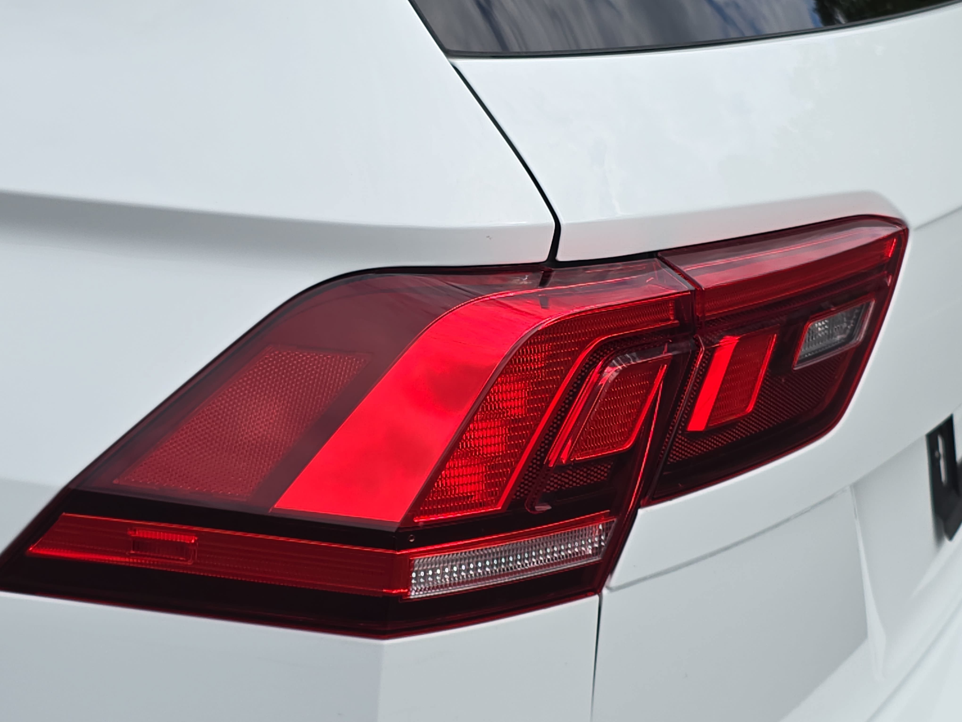 Certified 2023 Volkswagen Tiguan S FWD image 34