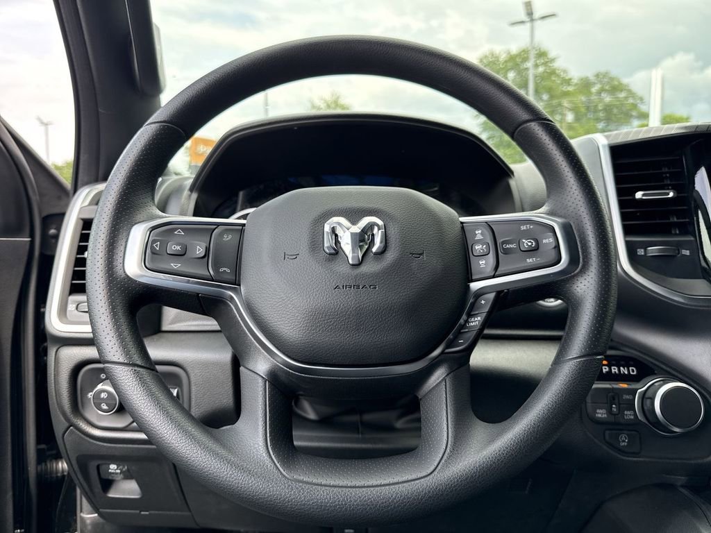New 2026 RAM 1500 Express AWD/4WD image 23
