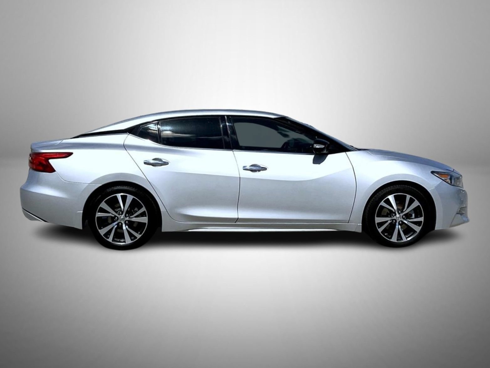 Used 2017 Nissan Maxima Platinum FWD image 4