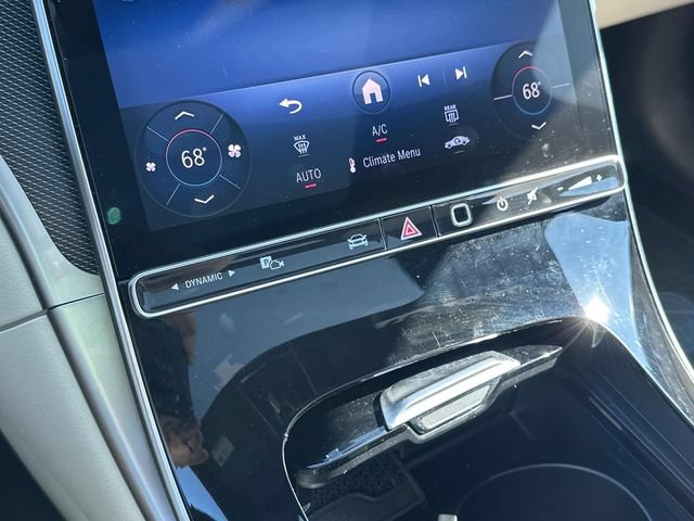 Used 2025 Mercedes-Benz C 300 4MATIC Sedan image 32