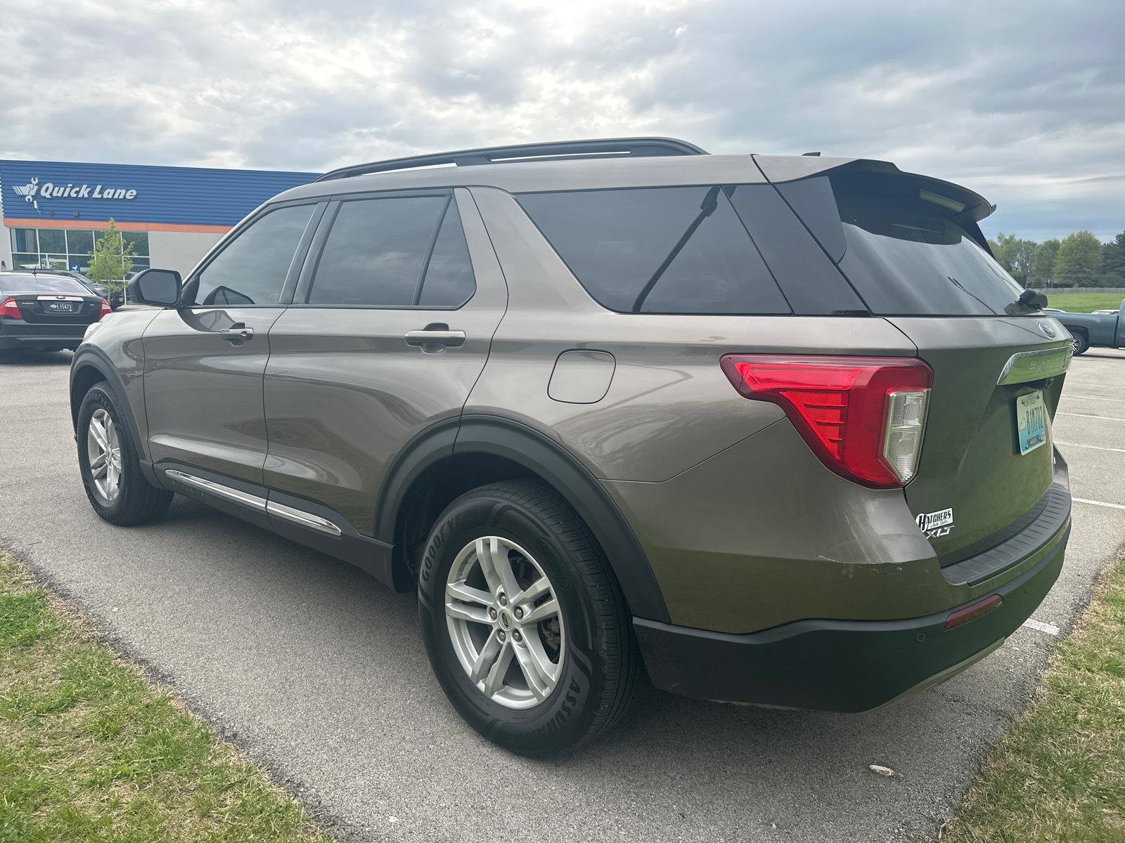 Used 2021 Ford Explorer XLT w/ Equipment Group 202A image 11