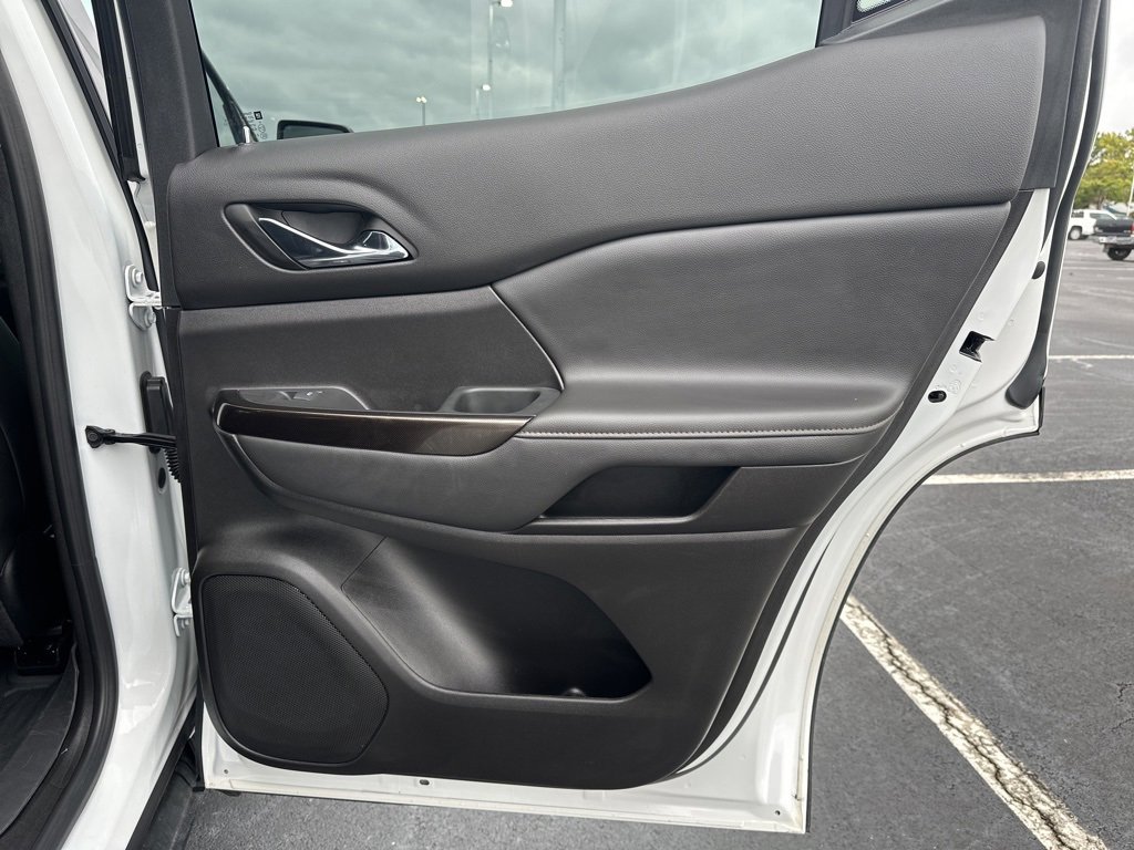 Used 2023 GMC Acadia AT4 w/ Technology Package image 11