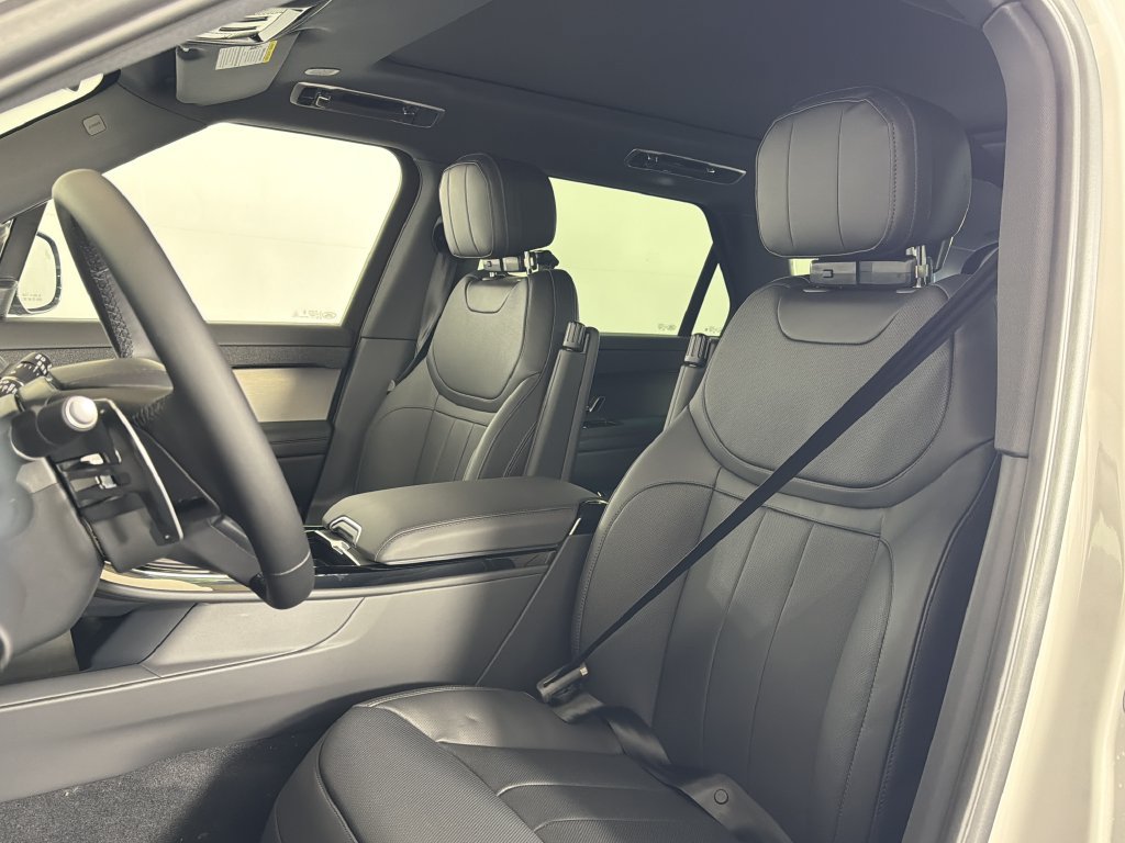 New 2027 Land Rover Range Rover Sport SE AWD/4WD image 5