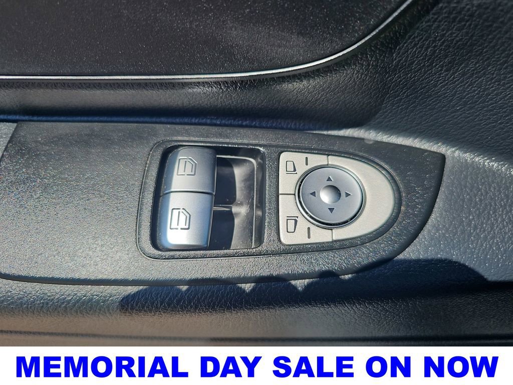 Used 2023 Mercedes-Benz Metris Passenger image 27