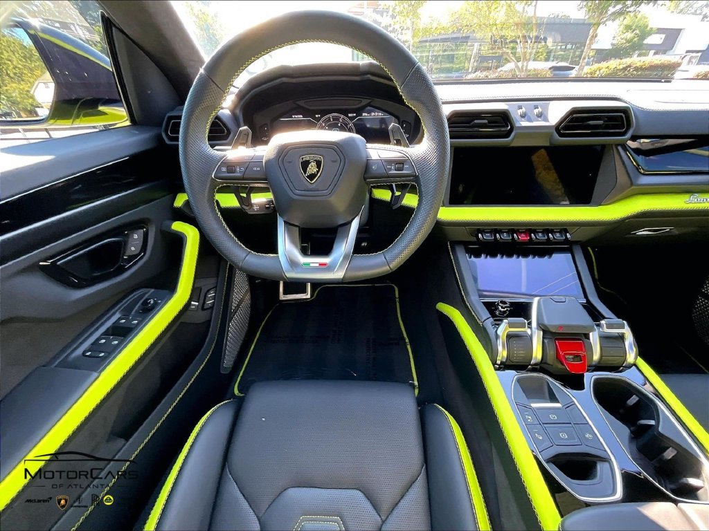 Used 2025 Lamborghini Urus Performante AWD/4WD image 7