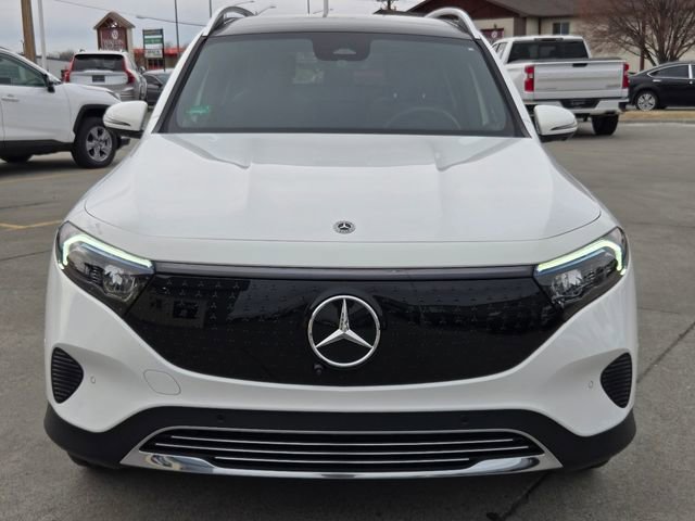 Used 2024 Mercedes-Benz EQB 300 4MATIC image 39