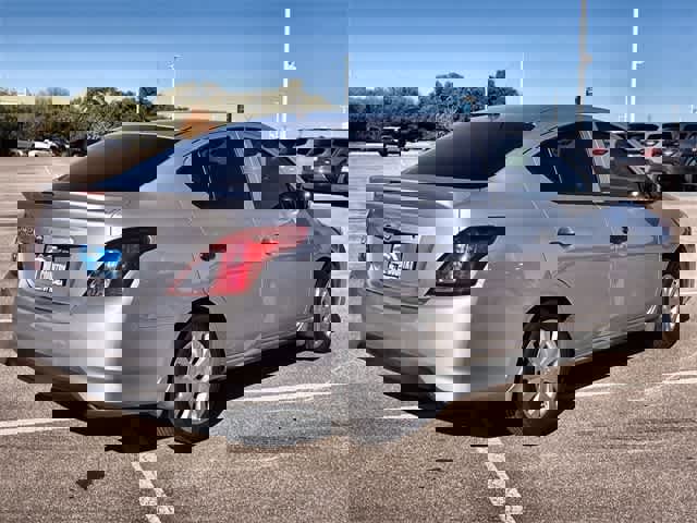 Used 2019 Nissan Versa S Plus image 6