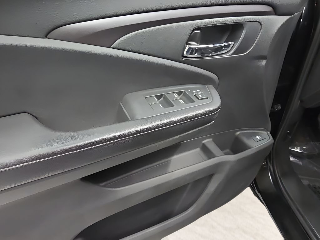 Used 2017 Honda Ridgeline RTL-T image 9