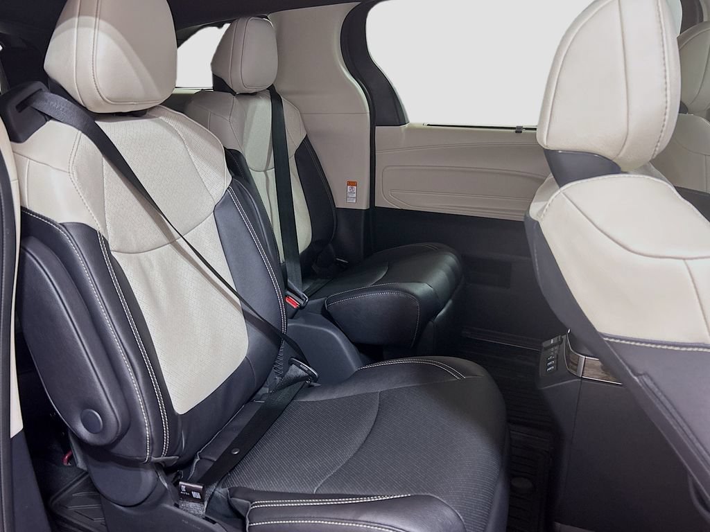 New 2026 Toyota Sienna Platinum AWD/4WD image 27
