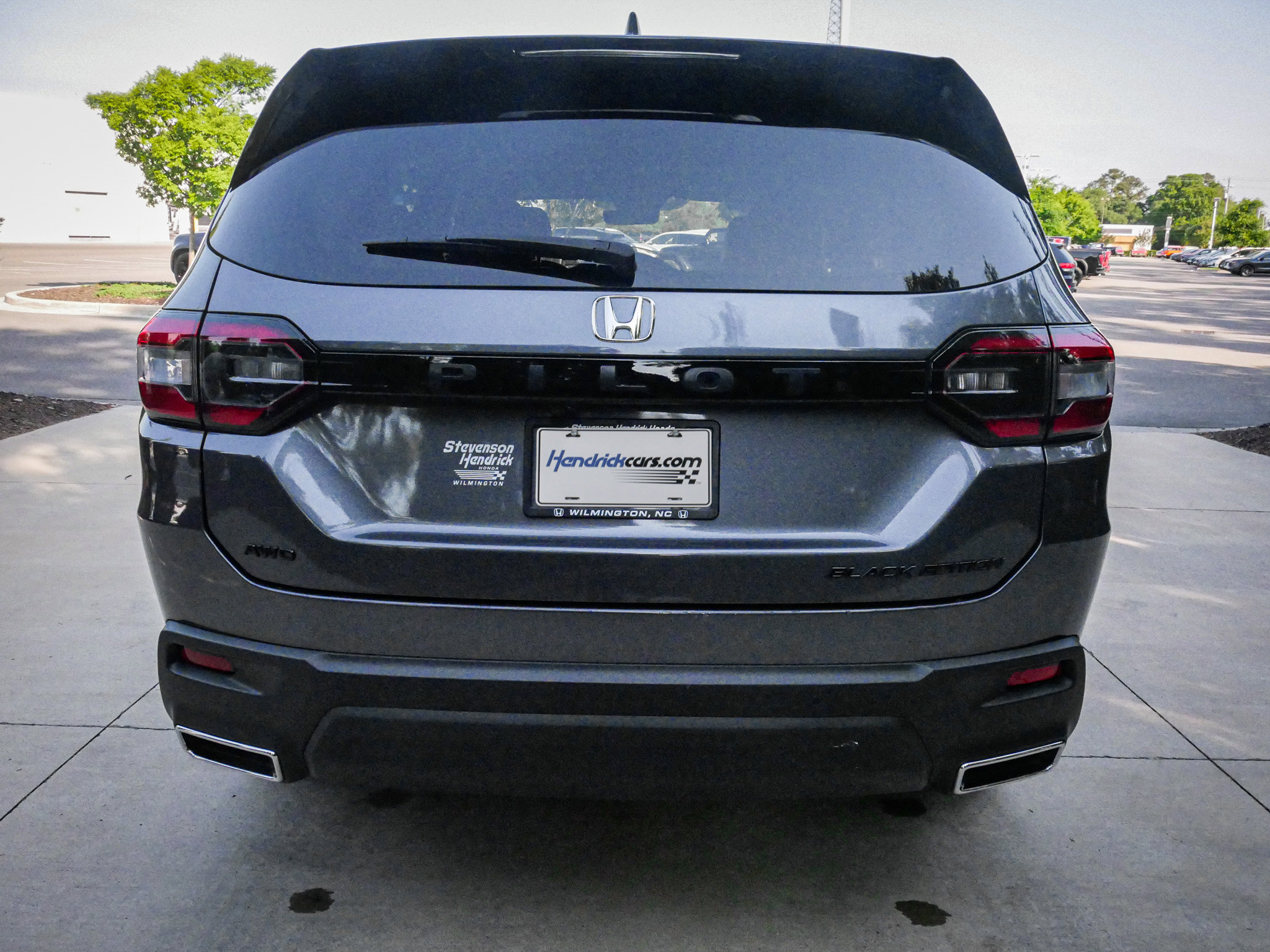 Certified 2025 Honda Pilot Black Edition image 9