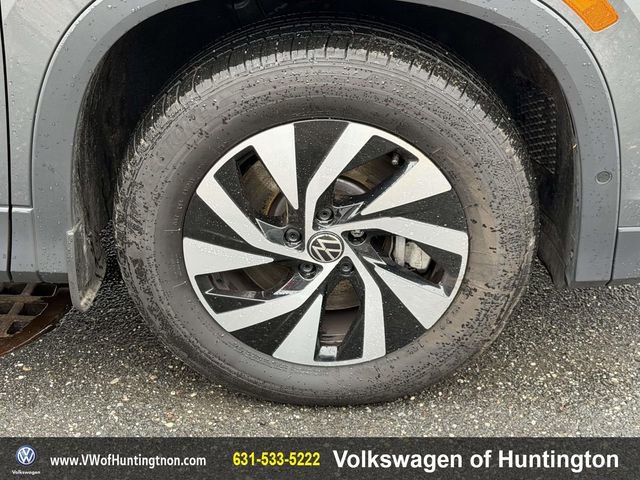 Certified 2025 Volkswagen Tiguan S image 7