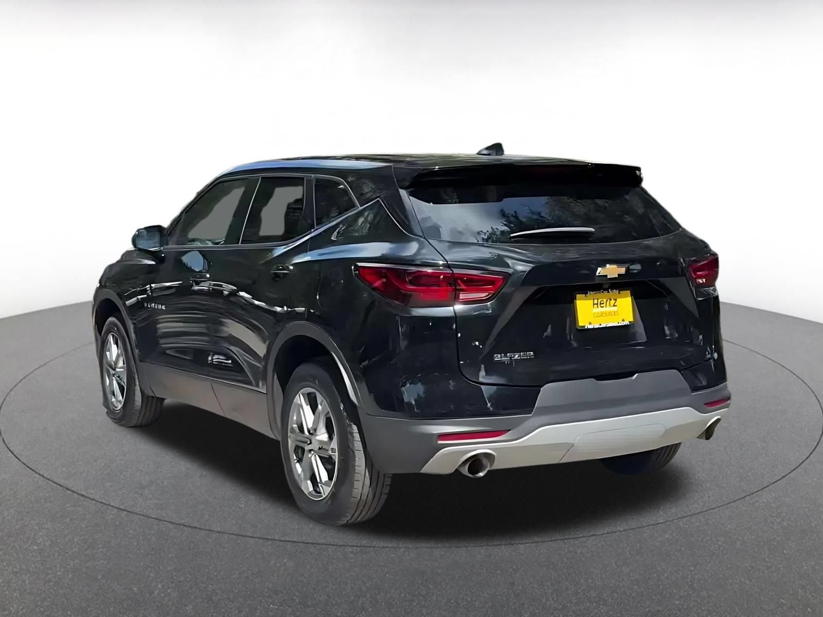 Used 2025 Chevrolet Blazer LT FWD image 11