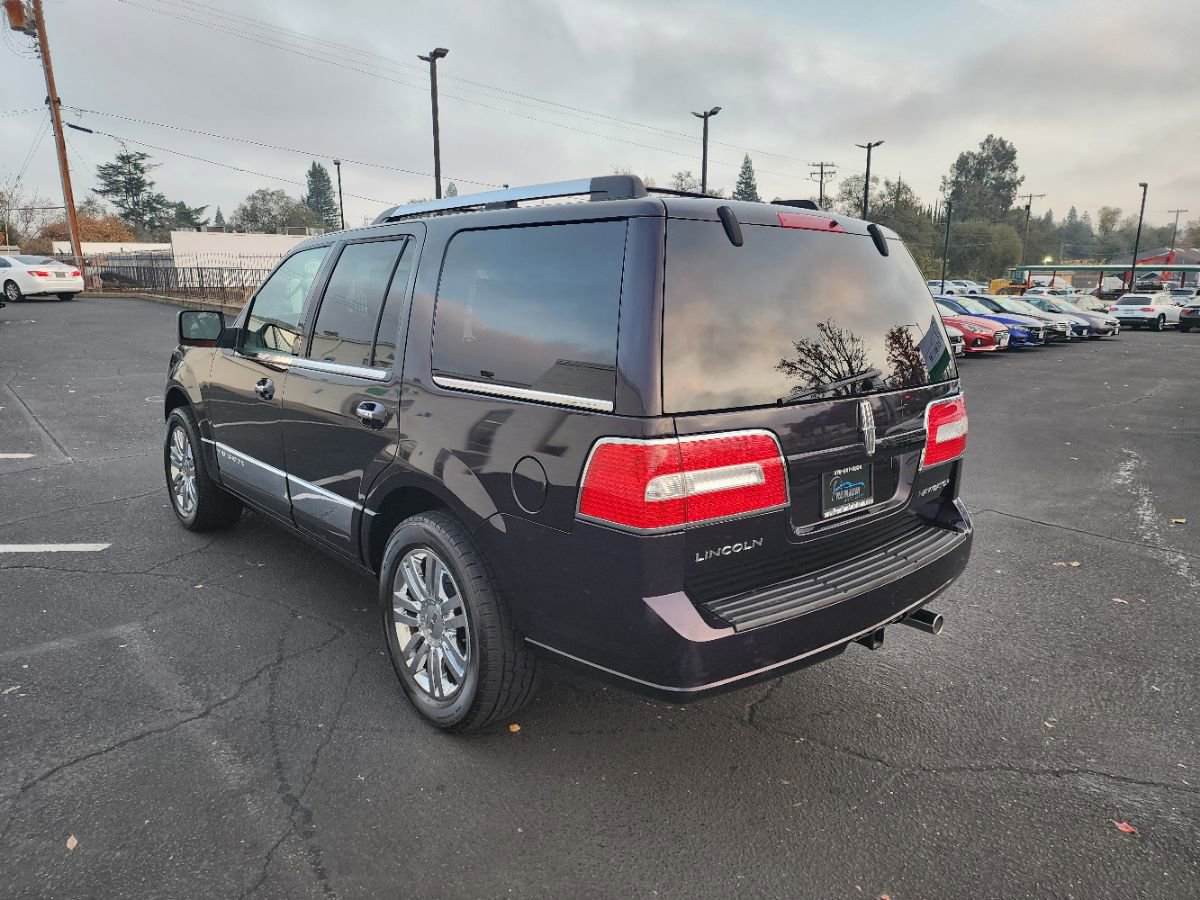 Used 2007 Lincoln Navigator Ultimate image 3