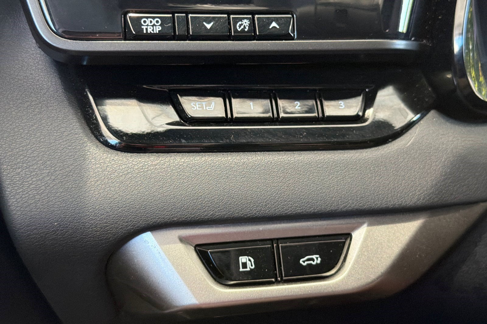 Used 2023 Lexus RX 350 w/ Cold Area Package AWD/4WD image 36