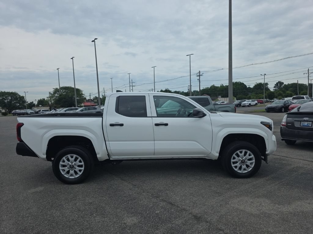 Used 2024 Toyota Tacoma SR AWD/4WD image 3