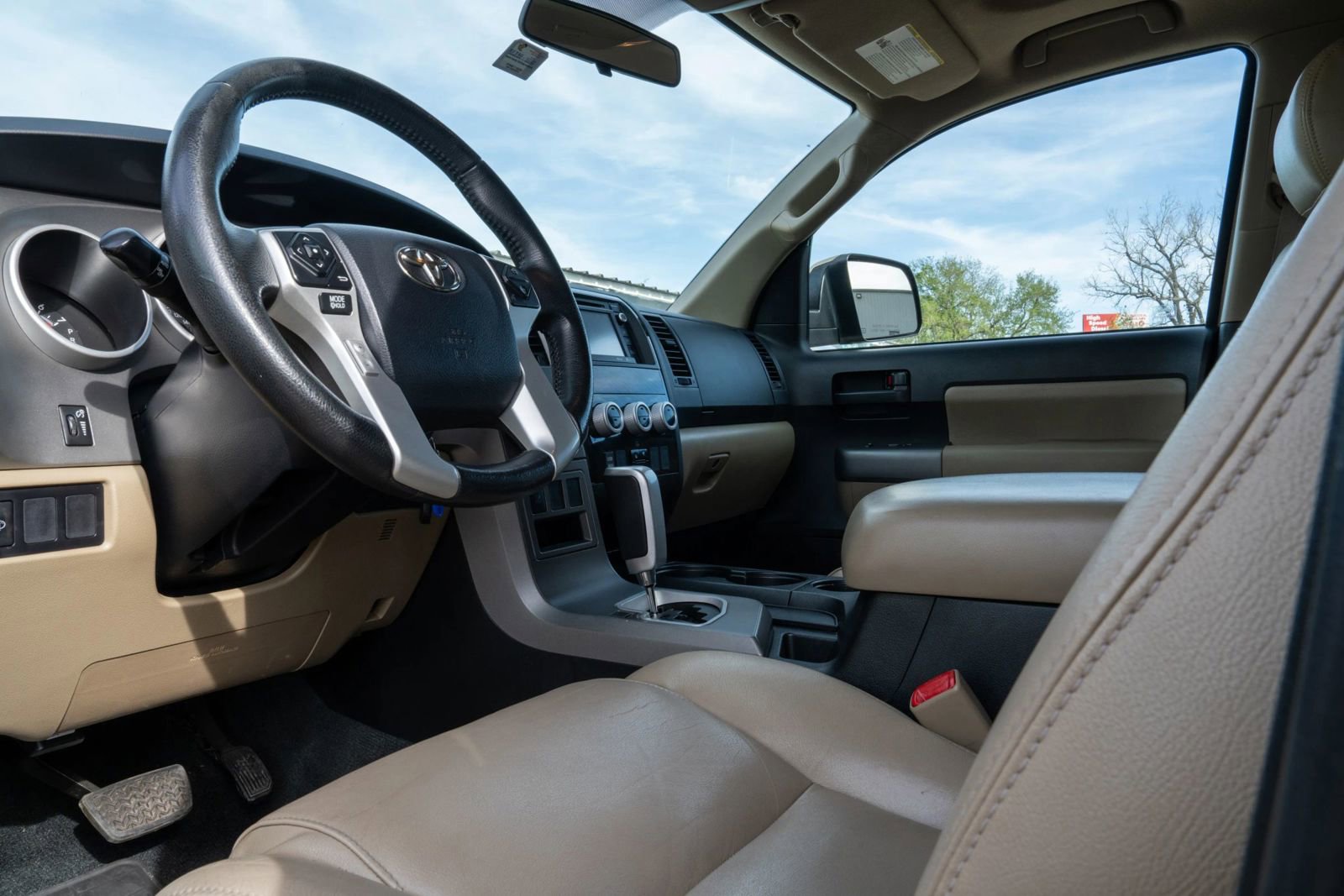 Used 2014 Toyota Sequoia SR5 RWD image 20