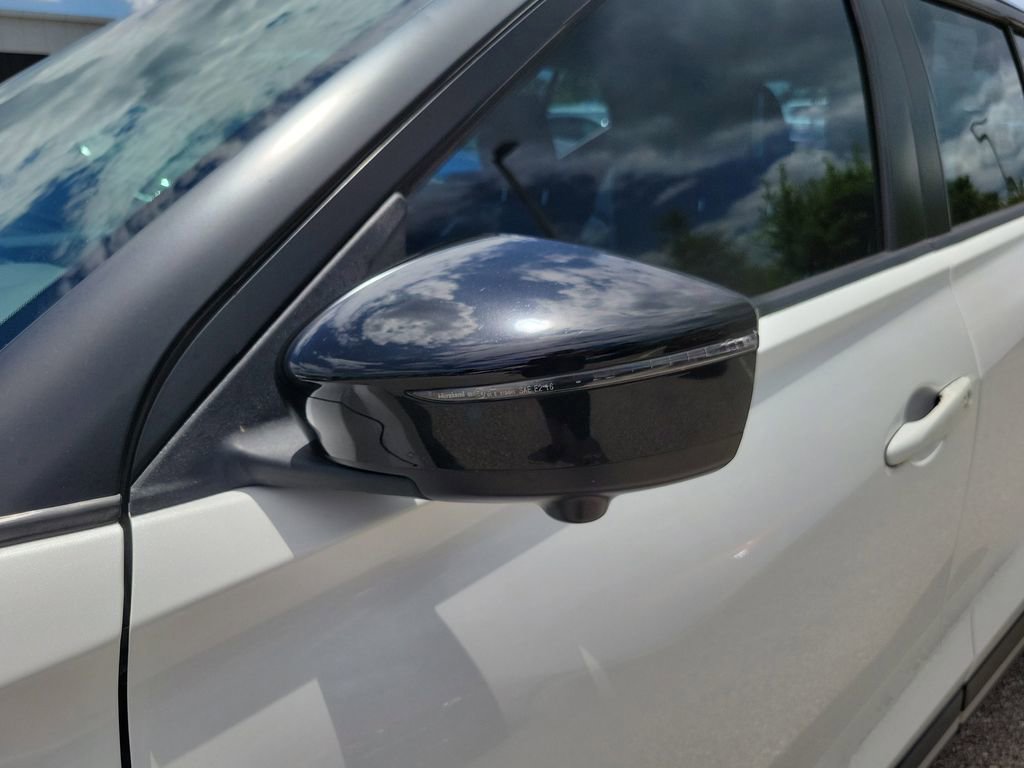 Used 2021 Nissan Kicks SR w/ SR Premium Package FWD image 8