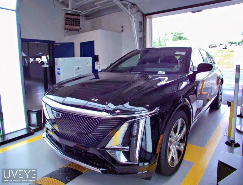 Used 2024 Cadillac Lyriq Tech w/ LPO, Floor Liner Package AWD/4WD image 3