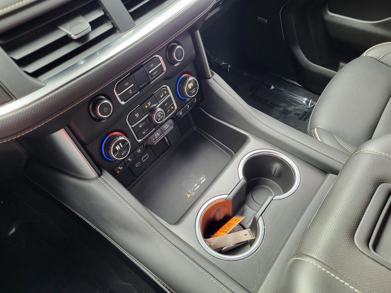 Used 2024 Chevrolet Suburban Premier image 20