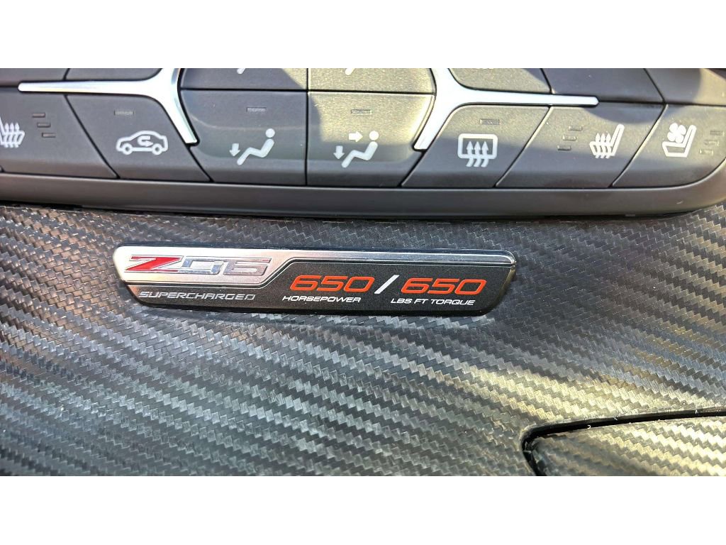 Used 2015 Chevrolet Corvette Z06 w/ 3LZ Preferred Equipment Group image 19