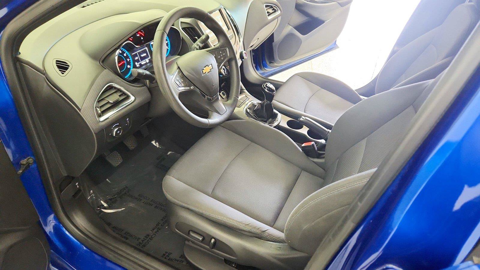 Used 2018 Chevrolet Cruze LT w/ Convenience Package FWD image 14