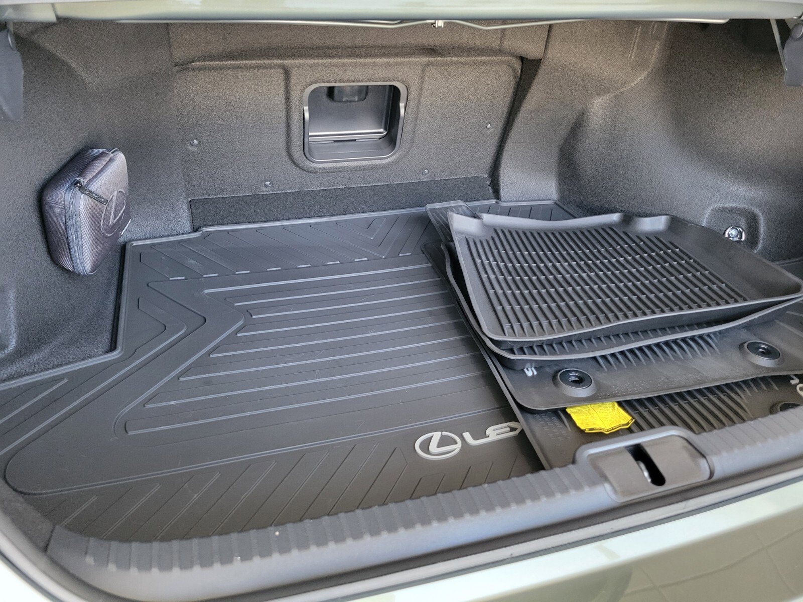 Certified 2025 Lexus ES 350 w/ Premium Package image 15