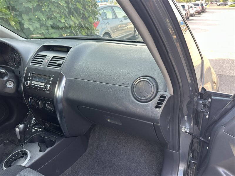 Used 2008 Suzuki SX4 Sport FWD image 34