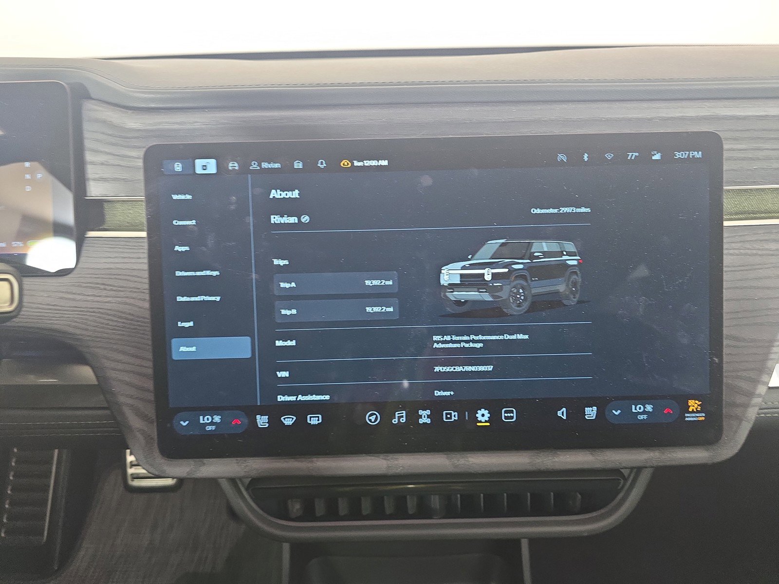 Used 2024 Rivian R1S Adventure AWD/4WD image 29