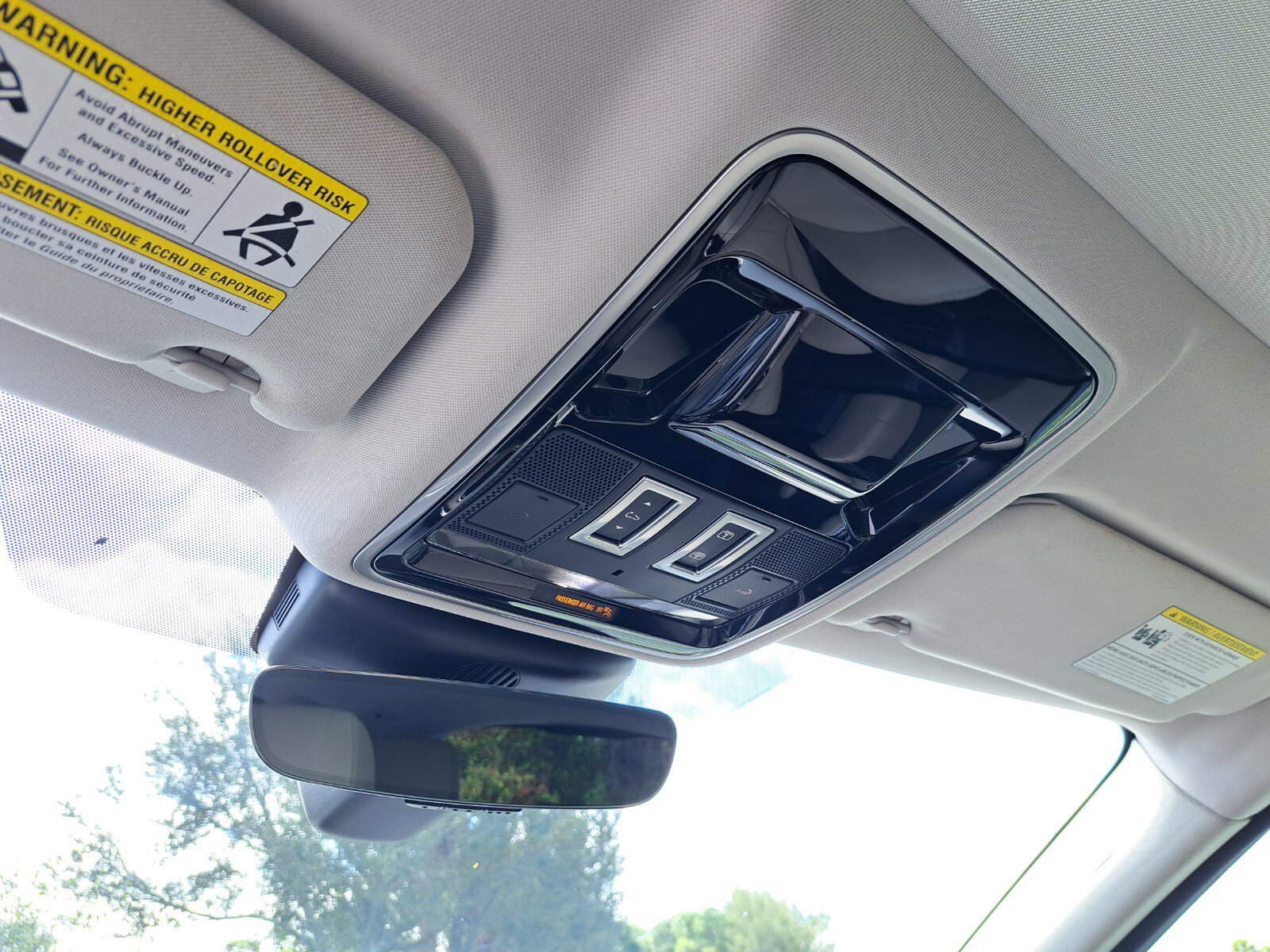 Used 2018 Land Rover Range Rover Velar S image 19