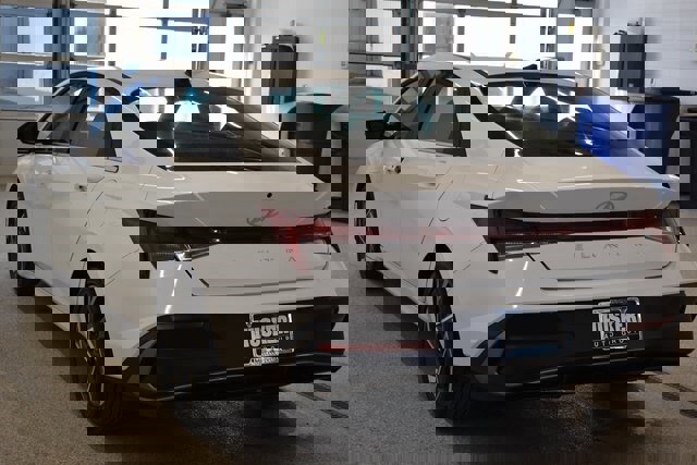 Used 2025 Hyundai Elantra SEL image 10