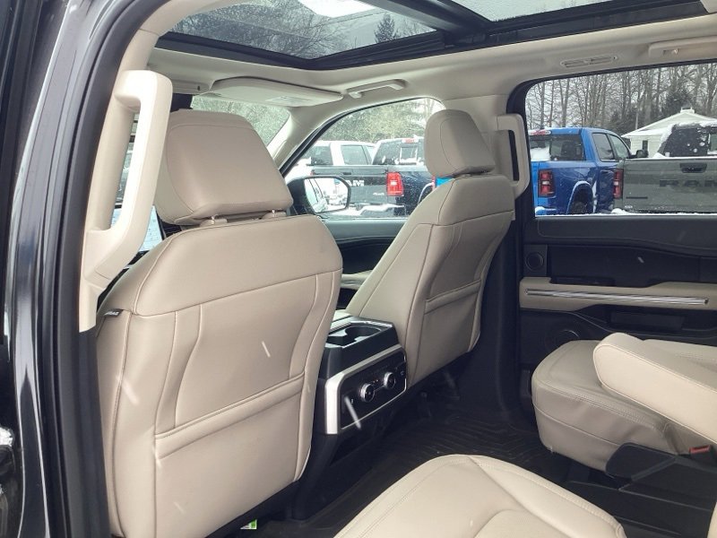 Used 2022 Ford Expedition Limited image 13